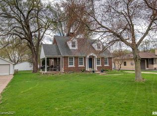 1804 E Terrace View Ln, Peoria Heights, IL 61616