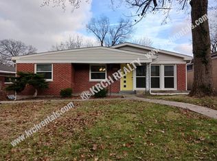 1146 Swarthmore Ln, Saint Louis, MO 63130