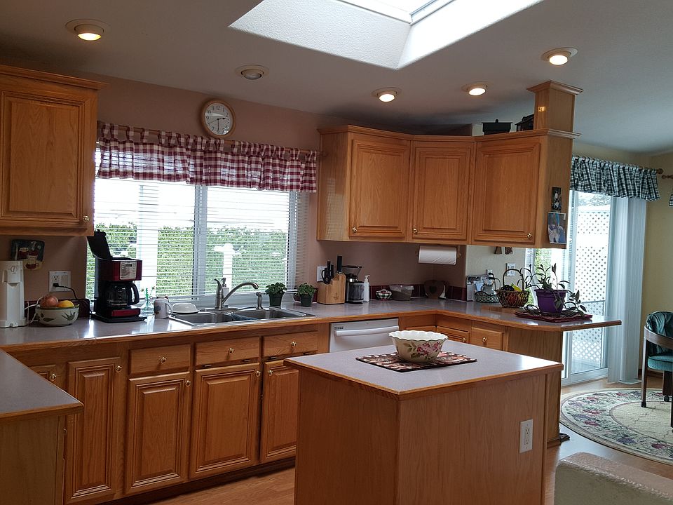 2nd image of 558 Sunday Dr