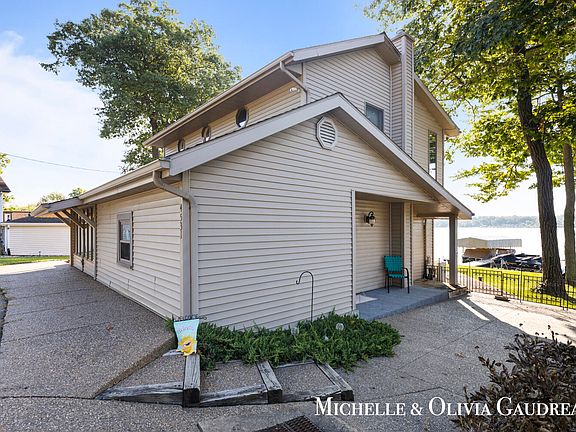 4th image of 4531 Indian Isle St