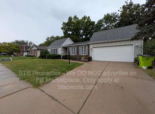 3224 W Westport Rd, Peoria, IL 61615