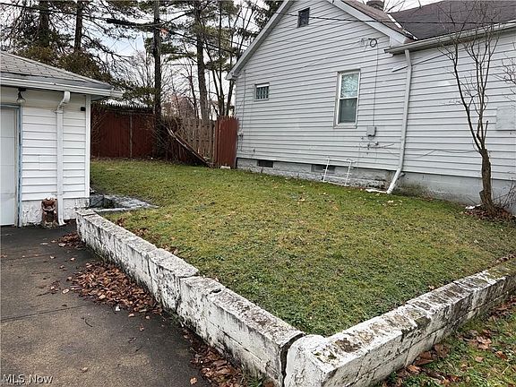 5th image of 3895 E 151st St