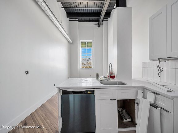 5th image of 430 Penn Ave Unit 202