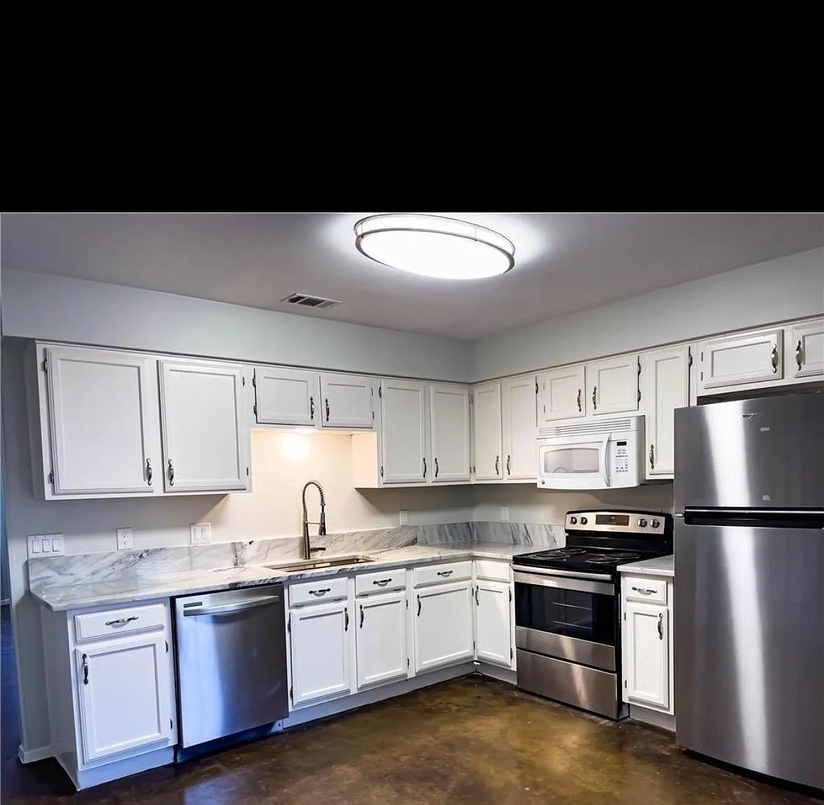 2 bed, 2.5 bath, 1300 sqft, $1,950 — Photo 3