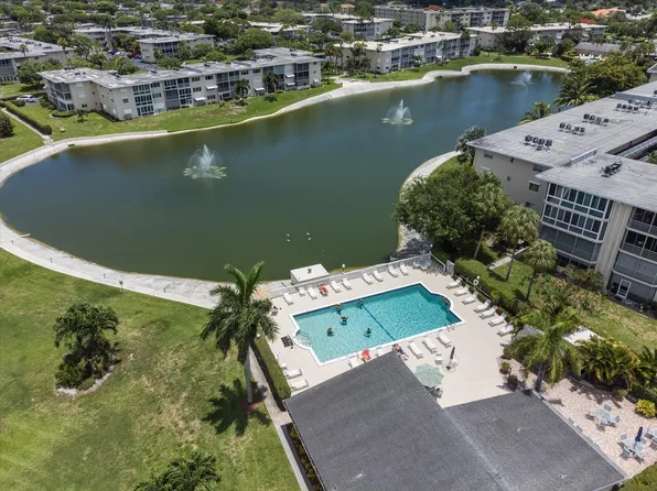 2811 S Garden Drive #111, Palm Springs, FL 33461