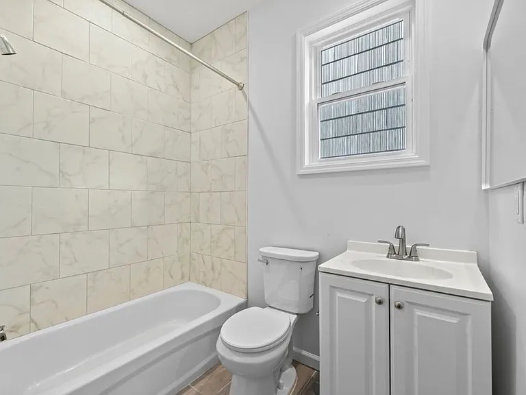18 Charles St #1 — Photo 5