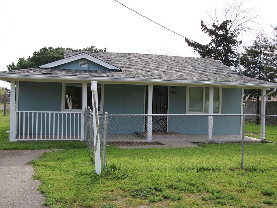 1st image of 942 Elma St