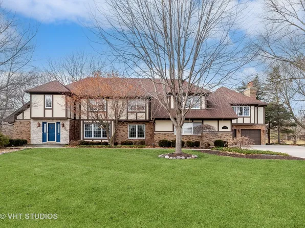 7 Fox Hunt Trl, Hawthorn Woods, IL 60047
