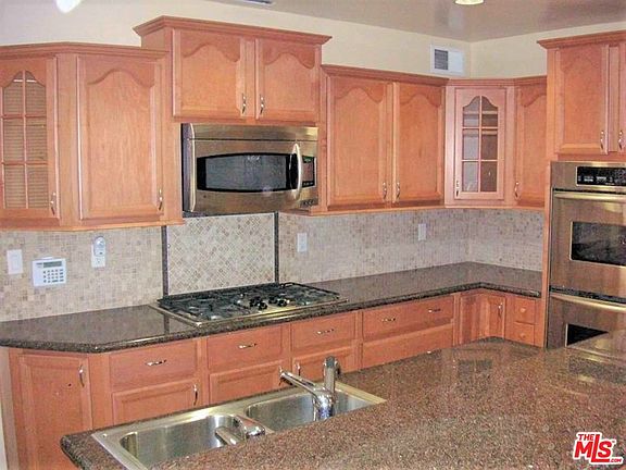 4th image of 461 S Oakhurst Dr