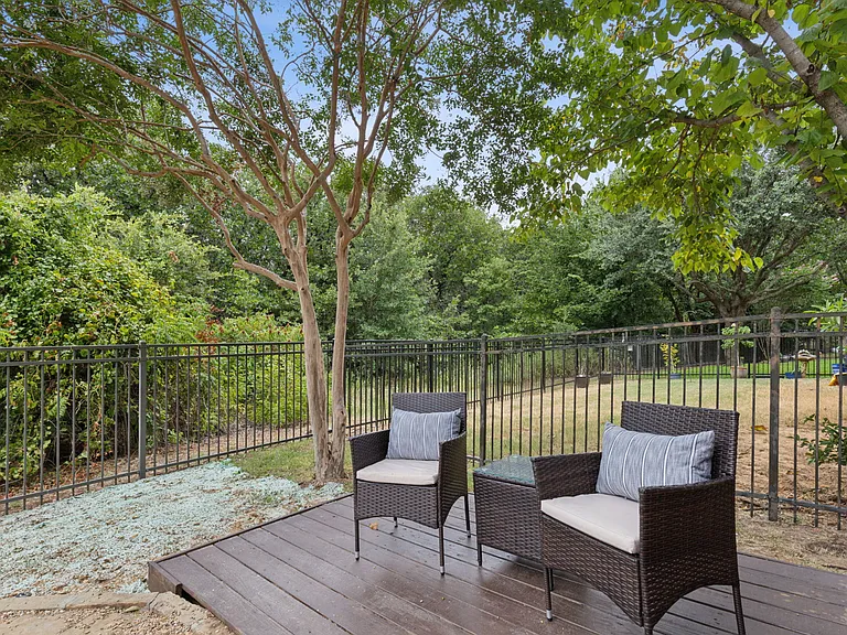 8824 Tyler Dr — Photo 30