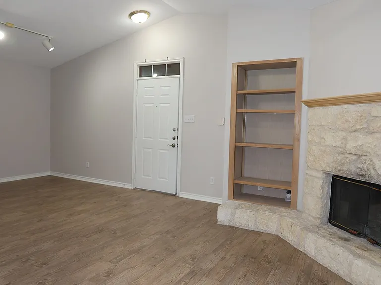 6804 N Capital Of Texas Hwy #825 — Photo 4