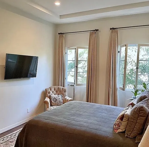 1330 N Harper Ave #280 — Photo 28