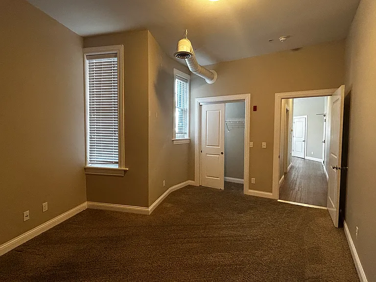 730 N Main St #201 — Photo 11