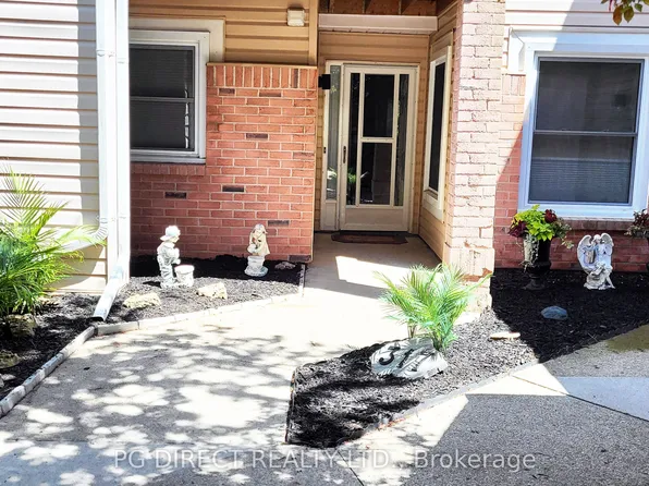 1210 Thorpe Rd #317, Burlington, ON L7S 2H1