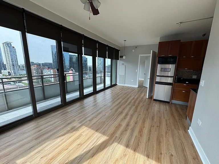 647 W Wayman St — Photo 9