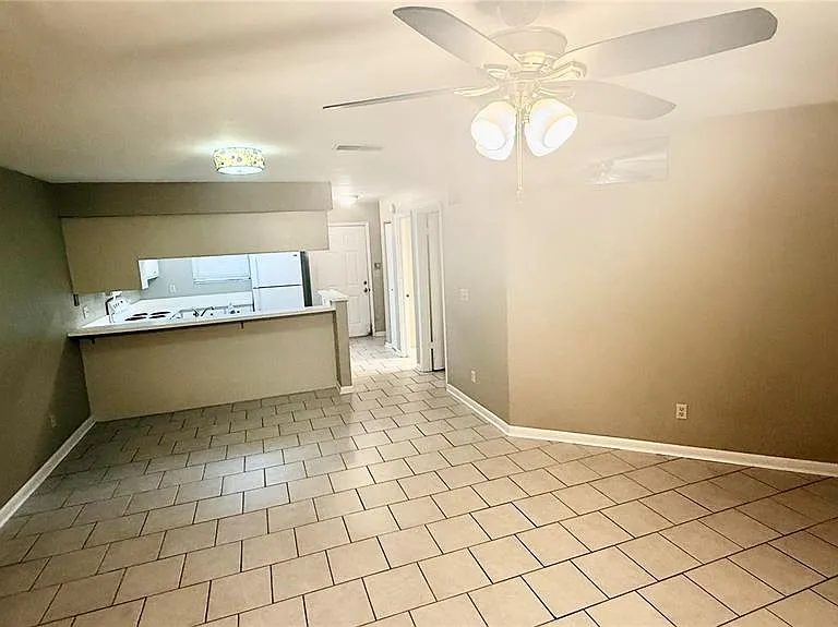 4411 SW 34th St #503 — Photo 9