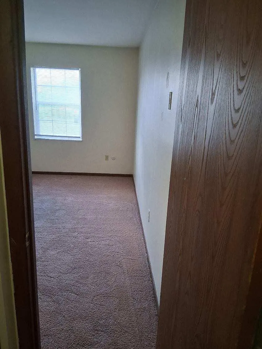 2 bed, 743 sqft, $995 — Photo 4