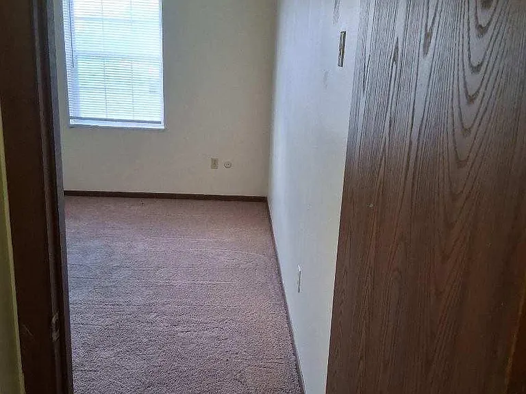 1331 Trade Sq W — Photo 4