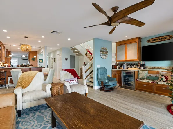 385 Kaelepulu Dr APT G, Kailua, HI 96734