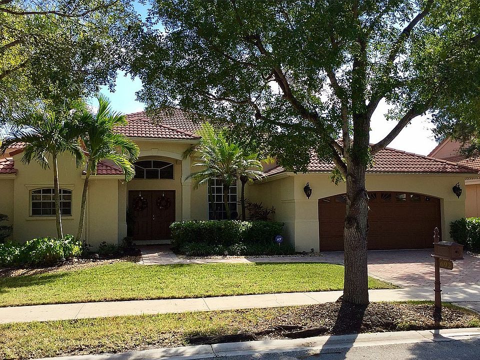 1st image of 692 Lake Blvd