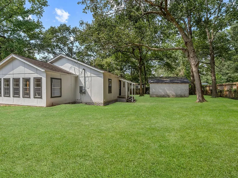 601 Dogwood Trl — Photo 37