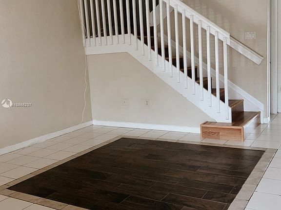 3rd image of 2615 SE 14th Ave #393