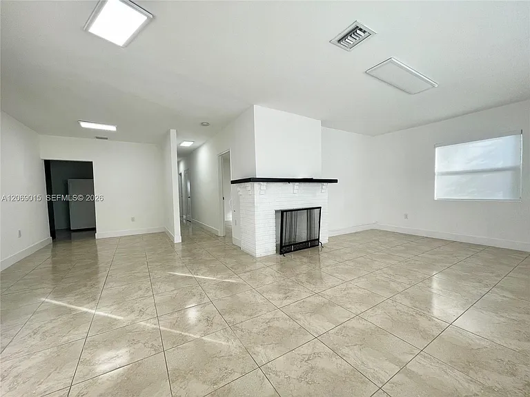 1322 SE 1st Ave — Photo 2