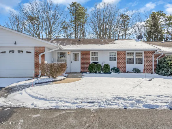 907C Dumbarton Drive, Lakewood, NJ 08701
