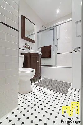 Rented by The Syper Group | media 6