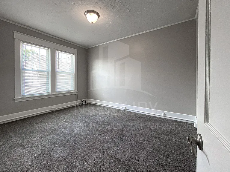 303-317 Wilson Ave — Photo 34