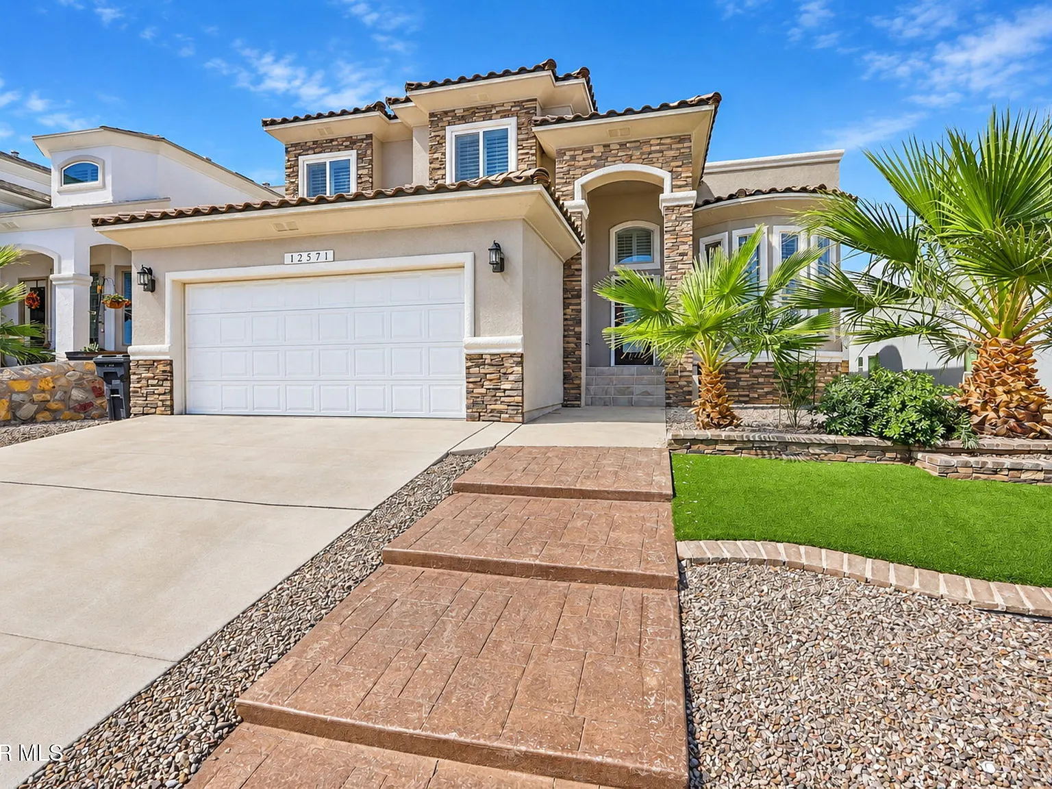 4 bed, 3.0 bath, 2373 sqft, $2,700 — Photo 3