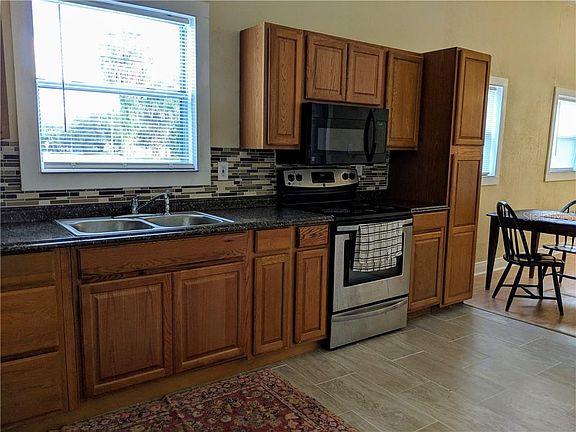 2nd image of 1100 Orange Ave