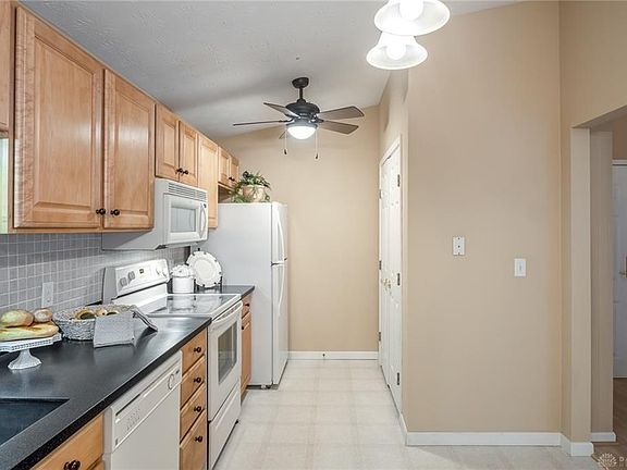 5th image of 3092 Westminster Dr APT 205