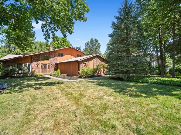 6551 Queens Way, Brecksville, OH 44141