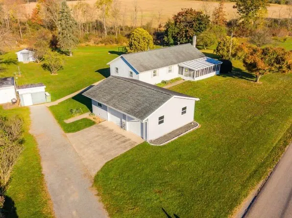 811 Strawberry Ridge Rd, Danville, PA 17821