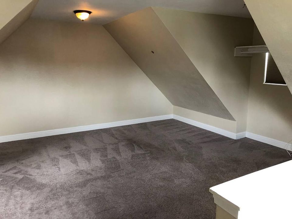 2nd image of 519 Rogge St
