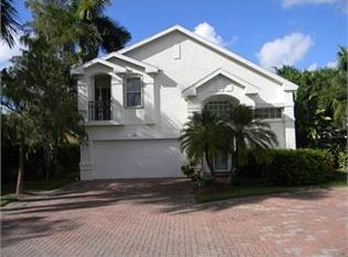 3221 Karst Ct, Naples, FL 34112