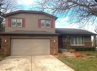 102 Ridge Rd, Shorewood, IL 60404