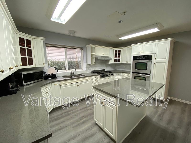 1st image of 453 Morrison Ave #12