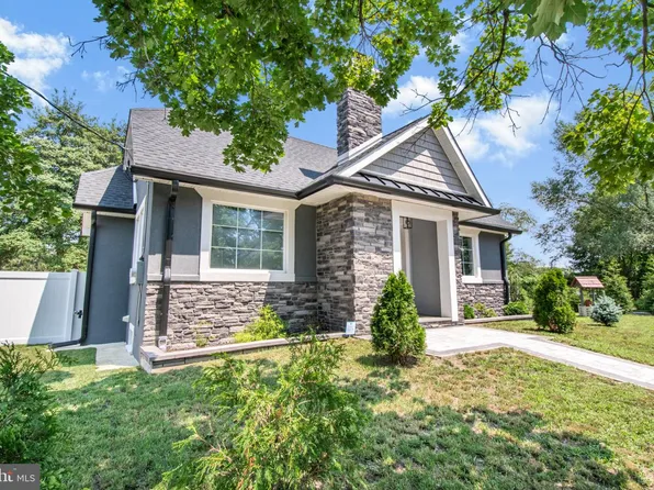 17 Middlesex Ave, Hainesport, NJ 08036