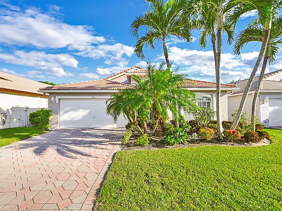 3rd image of 5867 Royal Isles Boulevard