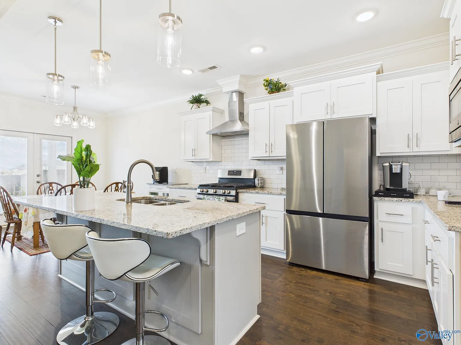 5 bed, 3.5 bath, 3439 sqft, $3,100 — Photo 3