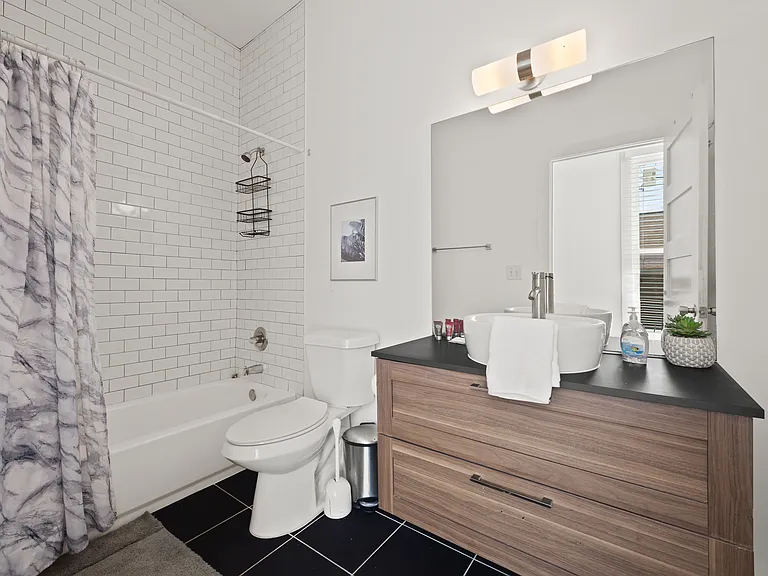 906 Allene Ave SW — Photo 17