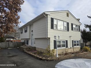 476 Mantoloking Rd, Brick, NJ 08723