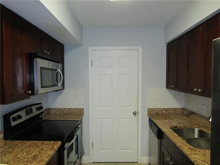 4003 Wingate Way — Photo 9