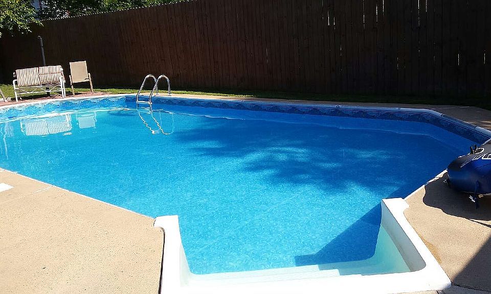 2nd image of 4175 Woodlake Ct