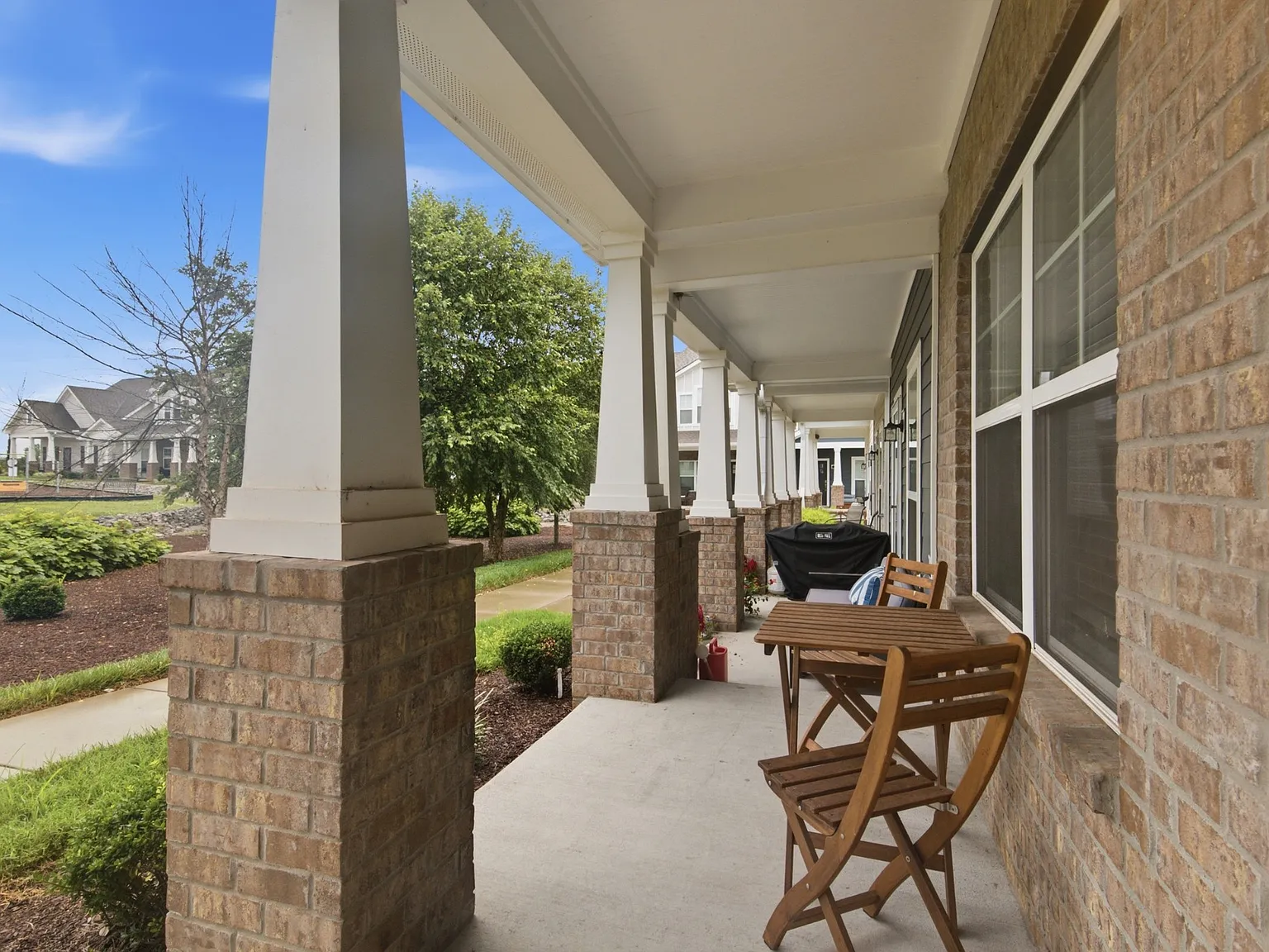 2 bed, 2.5 bath, 1122 sqft, $2,100 — Photo 3