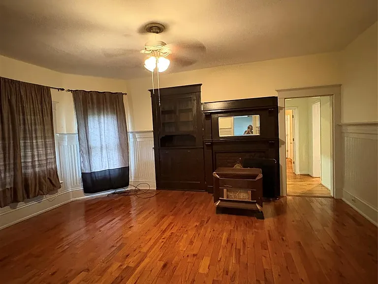 604 Main Ave NW — Photo 3