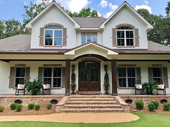Front w/ Stained Ceilings