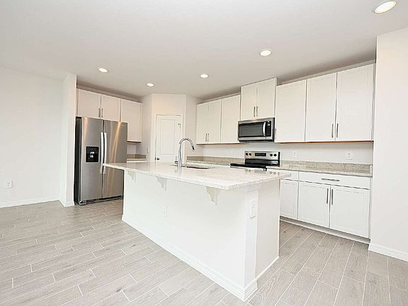 3rd image of 2106 Rosewood Dr